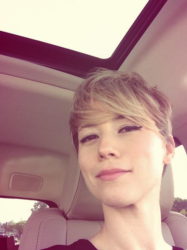 karinevanasse's tweet photo. La maquilleuse a eu un coup de coeur pour le eyeliner @MarcelleTweete #DoublePrecision #MarcelleALosAngeles http://t.co/Rez4zxcrnK