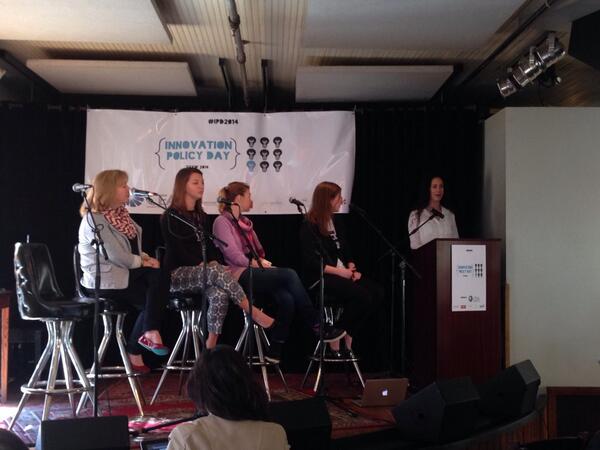 'Women run startups have higher success rate but harder time getting funding' Says @Melewis18 #ipd2014 #SXSW2014 @CEA