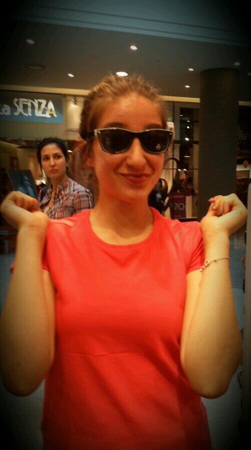 gmzesmskk's tweet photo. Kadinaa öldümm :D yicek gibi bakmıs http://t.co/xMZvn1fmkk