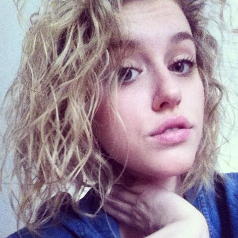 emburtch's tweet photo. White girl fro . #curly #natural http://t.co/xslSfim77T
