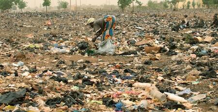 EcoleDjifer's tweet photo. Le #Bénin envisage une loi visant à interdire les sachets plastiques http://t.co/qtJt6NxXp7 #Environnement #Afrique http://t.co/Fw4YkjD4Cg