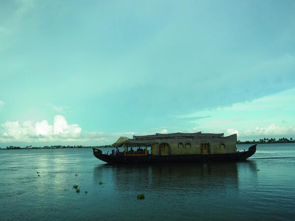 planmyhoneymoon's tweet photo. A virtual tour to the houseboats in #kerala #IESEGSMM http://t.co/MOFjA7zJEB