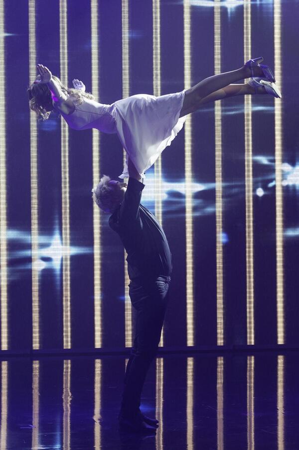 mizonatv's tweet photo. Santiago Cañizares (@santicanizares) y @maygarcia_1 ganan el segundo programa gracias a Dirty Dancing #ABailar2 http://t.co/qv2Iutgfxf