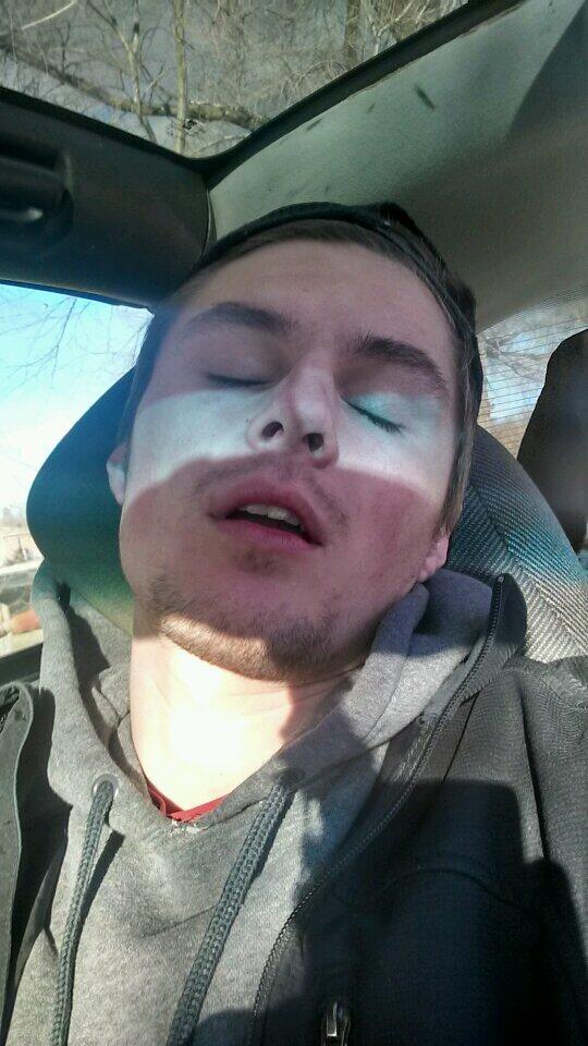 DaneBarney's tweet photo. Nap time http://t.co/eexajmTunj
