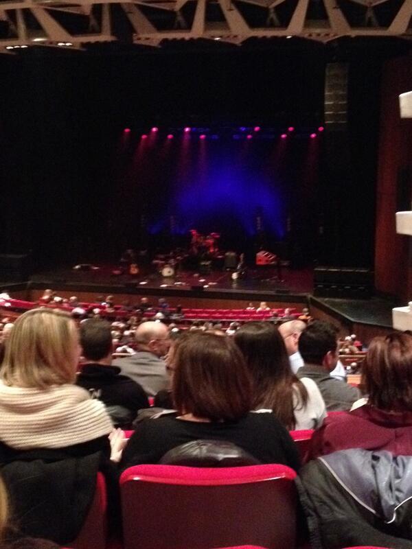 Jessiecpa's tweet photo. Waiting for @Phillips http://t.co/HqoWnV9OtR