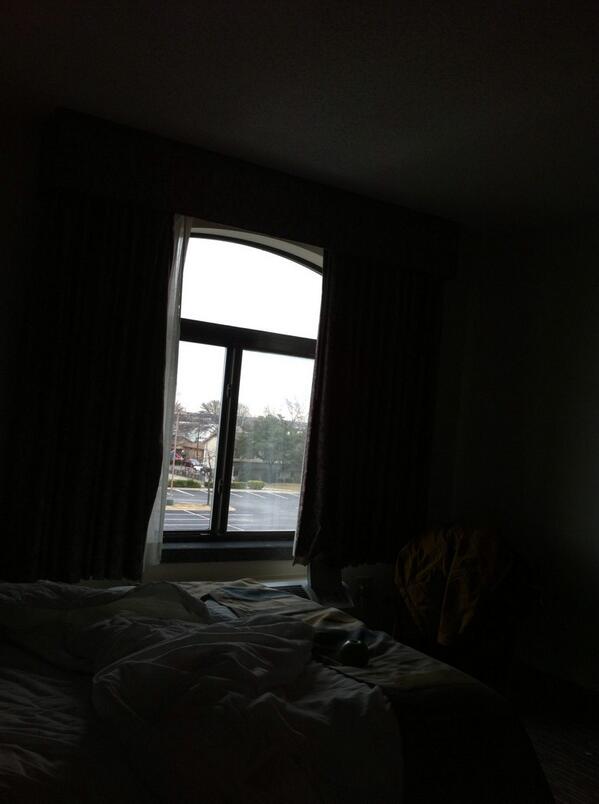 ungkim's tweet photo. 항상 외국첫날은 시차적응못하고 날샌다 오늘도 날샜다# http://t.co/pZwtoHdN8n