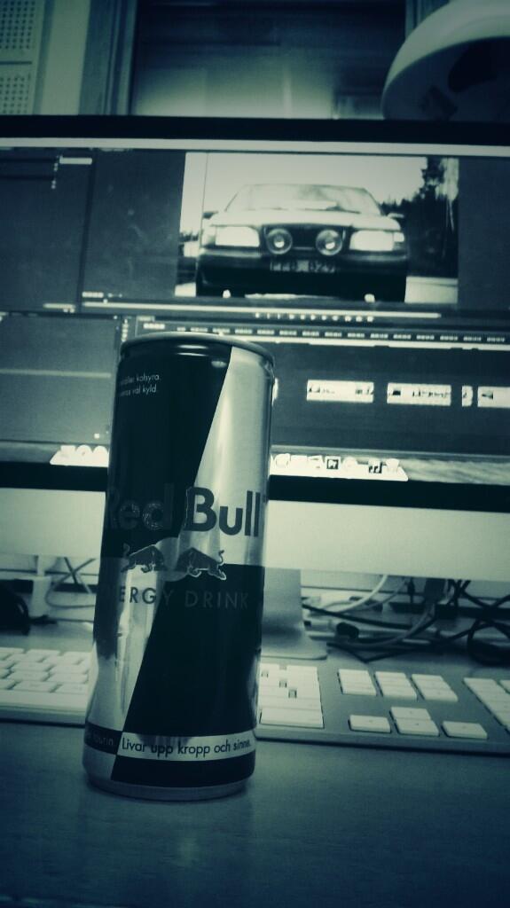 CVCLNE's tweet photo. Tonight's poison. Three hours to go. #deadline http://t.co/K6HrtLO2Pb