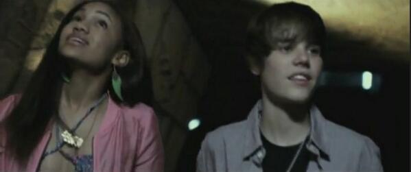 Джастин бибер popstar. Джастин бибер в шортах. Перевод песни peaches justin bieber. Джастин бибер в грязной одежде. Skrillex justin bieber.