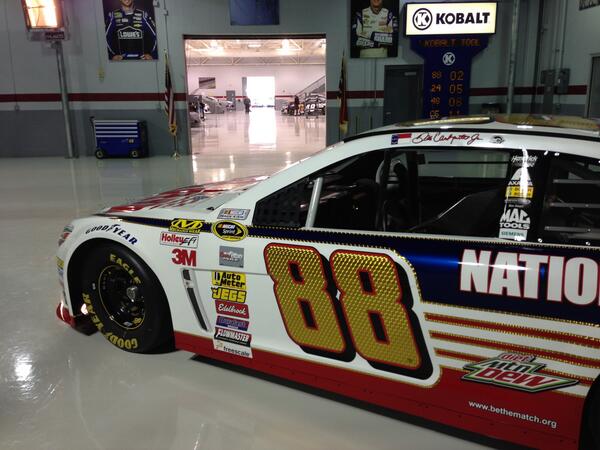 88race2achieve's tweet image. We visited the 48/88 shop yesterday to develop a new #physics curriculum with the help of @TeamHendrick engineers!