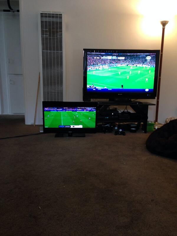 CalicoDrollery's tweet photo. The correct way to watch the champions league when your club isn't playing. http://t.co/B3SF3GORg2