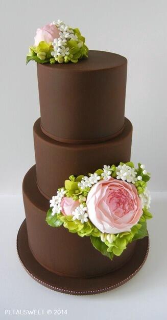 PetalsweetCakes's tweet photo. For the San Diego Cake Show - chocolate fondant and pink roses! #sugarflowers #petalsweet http://t.co/OqR31FmRIt