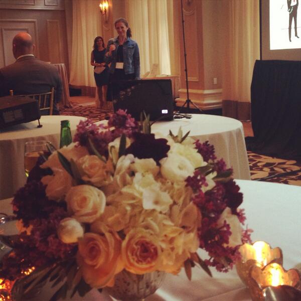 BlushEventComp's tweet image. Amazing floral arrangements by @flowersbyyona at our @isesatlanta meeting. #atlantaflorist #blusheventcomp