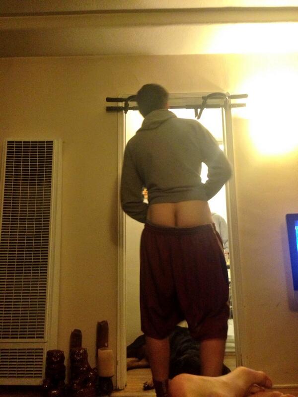 itseddiebrown's tweet image. @alex_chinian lulu lemons couldn't even help his saggy ass #cakeless