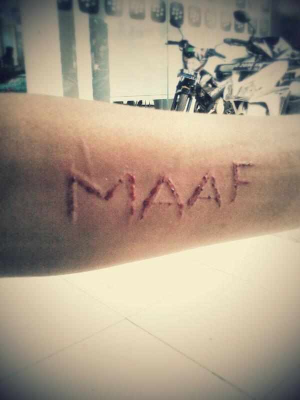 AMRdower's tweet photo. apa yg kau rasakan mungkin lebih perih dibandingkan apa yg kulakukan.. http://t.co/4yqFNSGDSg