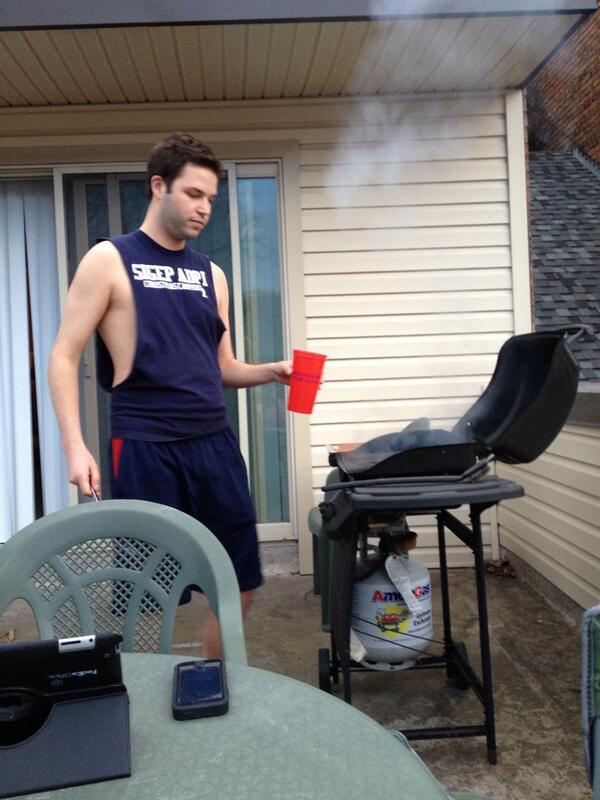 kbrobel's tweet photo. First BBQ of the season http://t.co/DyY5Vm6YoY