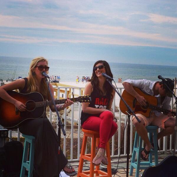 AubreyWollett's tweet image. Had fun playing @Boardwalk_Beach today w/@colbydeemusic! #PCB ☀️🎶 #springbreaktour #florida