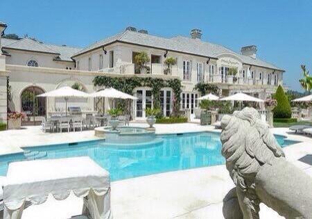 SuccesfuI's tweet photo. Mansion in Beverly Hills 😍💰🙌 http://t.co/GUwjvOXkIz