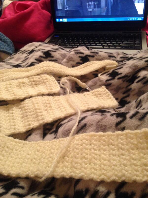 PearlsNStitches's tweet photo. My night crocheting for a client! http://t.co/xkma51WVJe