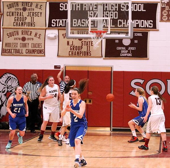 AndyMills_NJ's tweet photo. Here's the 3-pointer by @lianecif that won it in OT for Metuchen tonite. http://t.co/XWYGBwM5zD  #njhoops http://t.co/UWktwbHn1T