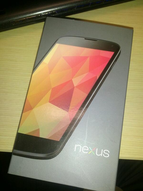maximoazcona's tweet photo. Nexus 4 en venta. DM http://t.co/G3EcPmlNGF