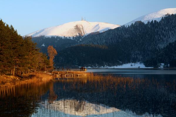 Doğa bize aldırmadığından, doğanın ortasında kendimizi öyle rahat hissederiz ki…
#FriedrichNietzsche #Abant #Bolu