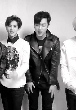 C.N.-B2st tweet media