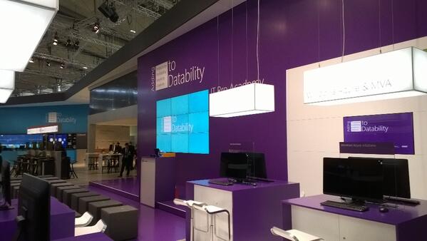 msdev_de's tweet image. Die Ruhe vor dem Sturm. Wir freuen uns auf den dritten Tag auf der #CeBIT #MicrosoftAdding