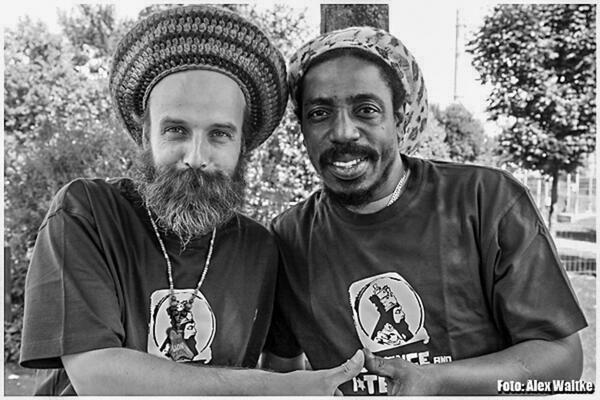 uwe_banton's tweet photo. Uwe Banton &amp; Earl Sixteen "Praise Rastafari"
https://t.co/Z9YnsVrTCq http://t.co/VSUWWUJf3f