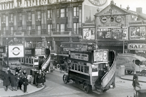 historicalLDN's tweet photo. 1924. Piccadilly. http://t.co/iNqRBcnNb3
