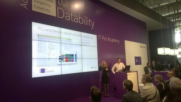 HeikeRitter's tweet image. &quot;@msdev_de: .@HeikeRitter vorhin on stage. #CeBIT #MicrosoftAdding http://t.co/pVnW9n5ejk&quot; mit @tmeringer