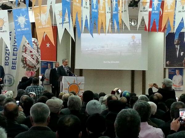 Başbakan yardımcımız Sn.Bülent ARIÇ konuşmalarını yapıyor