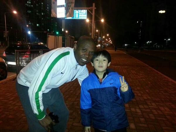 breadheat's tweet image. 지난주에 눈물의 은퇴식을 가진 FC서울의 레전드 아디와 함께 동네에서 찍은 아드님~
FC Seoul Allez!