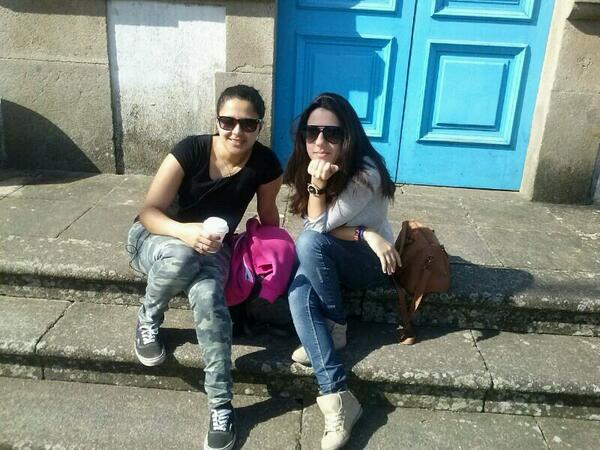 THAUANA_GUEDES_'s tweet photo. Así se estudia @SayNoia  hahaha http://t.co/n4OwAbx6vr