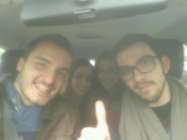 EnrikF's tweet photo. Camí cap a Colón! #dretA @Ferran_zaper @noeliaperello2 @LauraSaporta http://t.co/iZoyKmSGVc