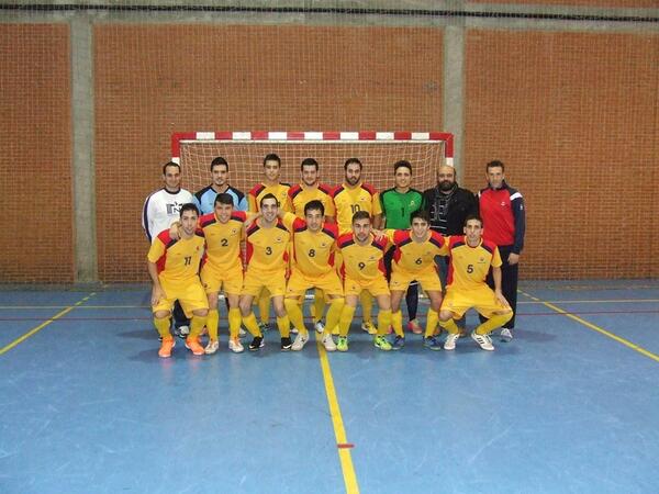 deporte_uni_UCO's tweet photo. Enhorabuena al equipo de FÚTBOL SALA de la @Univcordoba mañana luchará en el #CAU2014 por ser CAMPEÓN DE ANDALUCÍA http://t.co/Ge1kJvEs1V
