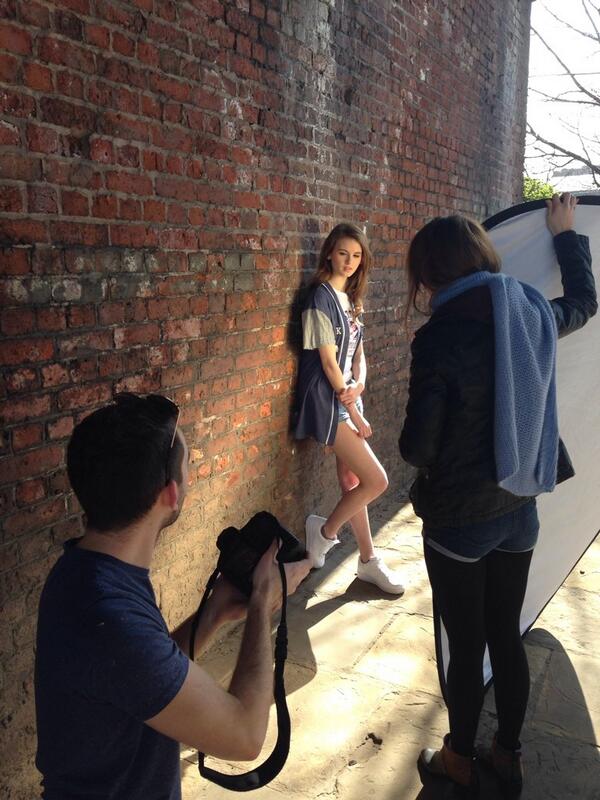 natmua82's tweet image. Shooting in the sun today! #castlefeilds #dukes #bossmodel