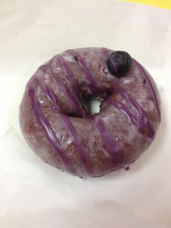 furiouseight's tweet photo. This is @FriendlyDonuts 2nd #ubedonut at #Orange #OC @ButtermilkTruck http://t.co/yGpz4IQFS3