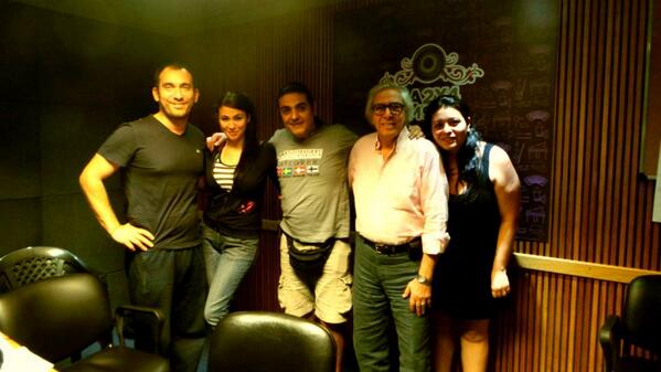 Las5entango's tweet photo. Mira! Juanjo y Julián Hermida nos acompañaron el domingo pasado en @Las5entango  por @la2x4 http://t.co/YjRWPkVjUS