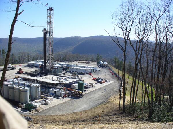 RT <a href="/EIAgov/">EIA</a> Growth in US #oil &amp; #shalegas production driven by drilling efficiency go.usa.gov/KZ3G See it!