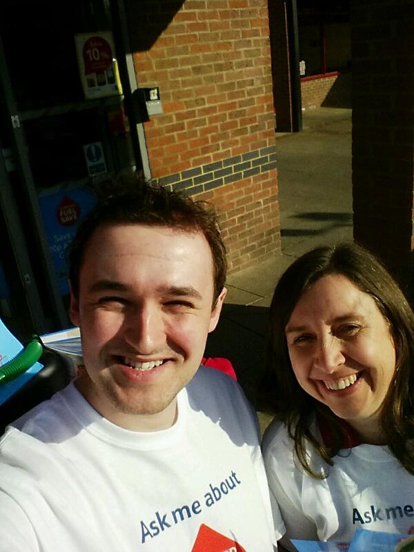TescoAcomb's tweet photo. Fuel save selfie http://t.co/u2r3klKSG0