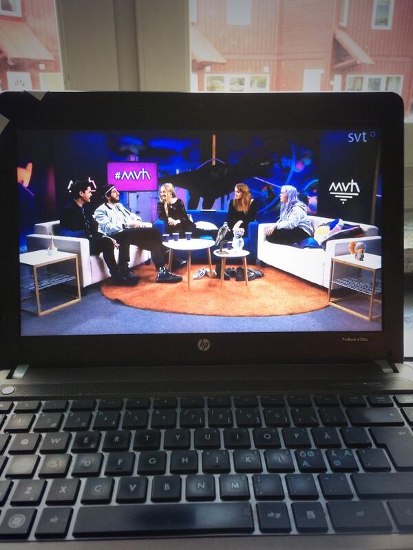EbbaZblog's tweet photo. Fan vad ni är bra!! @mvh_svt @ToraSparkles @pattarna #mvh ❤️

~so close, so far away~ http://t.co/pmqkpAwG1v