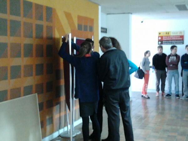 MichaelFinn2's tweet photo. The Burkes are showing that true love can exist between a man and a poster board! Equal rights for all! #nuig http://t.co/BgOsdJ0ag8