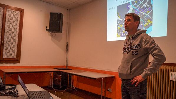 PWTorienteering's tweet photo. MOC training camp coach Janne @jj_salmi Salmi giving a lecture on spring orienteering. Will this be the edge in WOC? http://t.co/XcMXCgEkpV