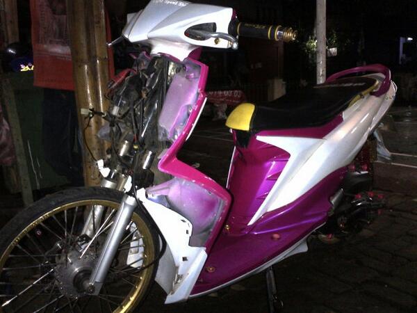 achel_ian's tweet photo. Ckcckkckc next concept"@Dhioindra17: Nastar kali  "@achel_ian: Putri salju :* ♥ http://t.co/VsDHrdXp6q""