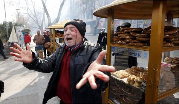 POLİS 'ONURUYLA YAŞAYAN' SİMİTÇİYİ BAŞINDAN VURDU bit.ly/1gl0WI1 #BerkinElvanÖlümsüzdür