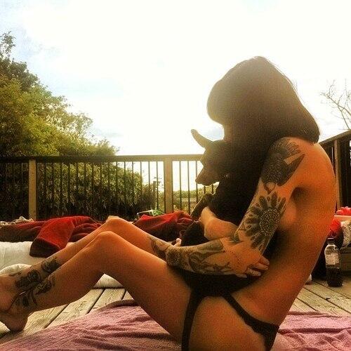 My dog stole my girlfriend, help :((((((( <a href="/hannah_pixie/">Hannah Pixie Snowdon</a>