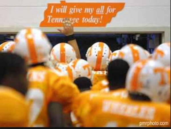 bestraditions's tweet photo. Tennessee University: "I will give my all for Tennessee today" sign http://t.co/EioWWqU8To