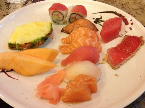 AustinBach1's tweet image. Sushi buffet but I can't have dessert or anything with dairy in it 😔 #thestruggle #fourplates