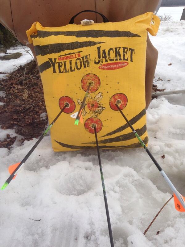 PequignotJR's tweet photo. Having a day #hoyt #teamhoyt #bow #compound #bullseye #20 yards http://t.co/YdvpKzzRAt