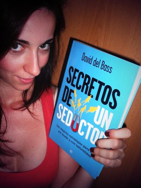 libroSDUS's tweet image. Ella ya conoce los #secretosdeunseductor ¿los conoces tú?